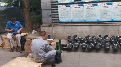 疊片污水處理器，正在裝配